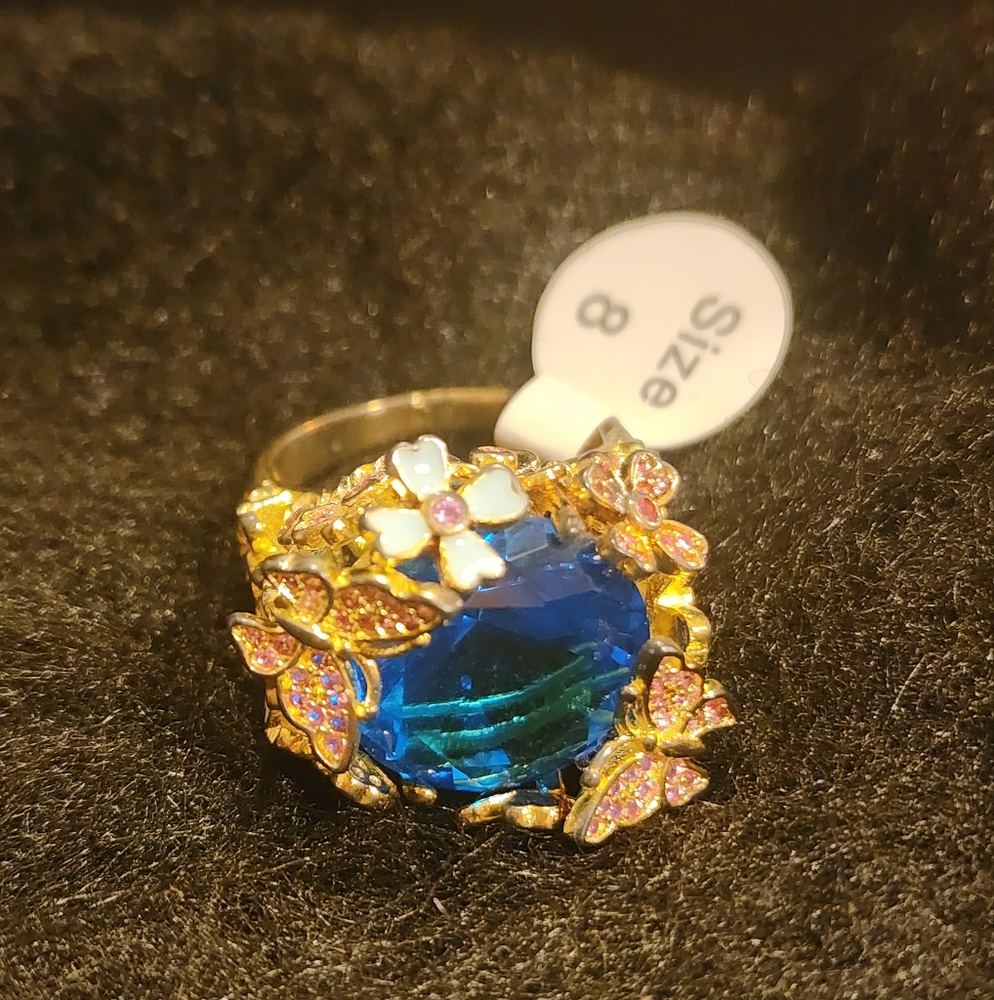 Size 8 Costume Jewelry Ring Size 8